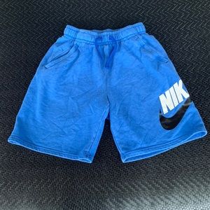 Nike kids club fleece size large like new lightly worn